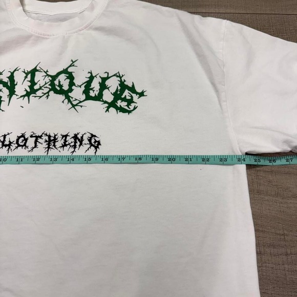 Unique Clothing Graphic Tee White Green Print – Size L - Picture 4 of 5